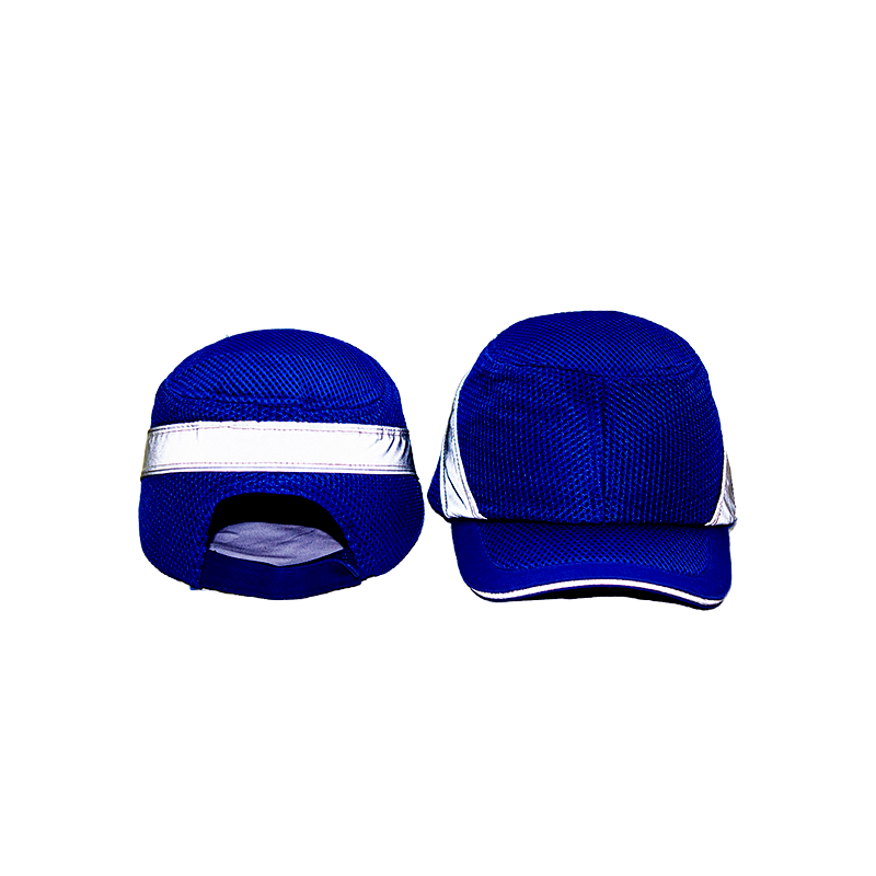 CASQUETTE AVEC COQUILLE BLEU-CIEL